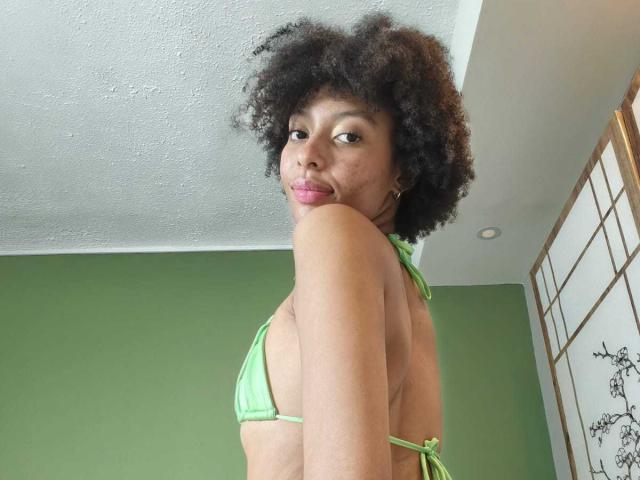 KiaraKamau - Sexe cam en vivo - 30473027