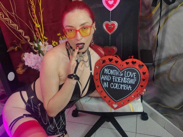 QueenScarletSecret - Live Sex Cam - 30474614
