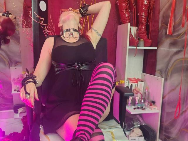 QueenScarletSecret - Sexe cam en vivo - 30474635