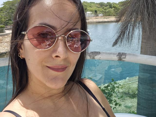 Roussemelinda69 - Live porn &amp; sex cam - 30475514