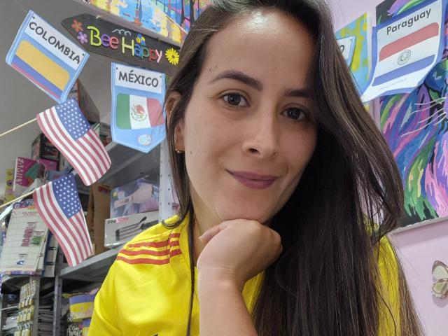 Roussemelinda69 - Live porn &amp; sex cam - 30475520