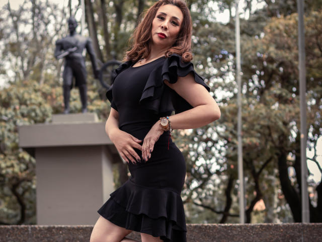 IssaMilfX - Sexe cam en vivo - 30475895