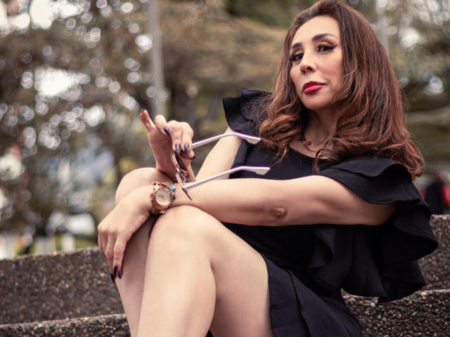 IssaMilfX - Sexe cam en vivo - 30475904