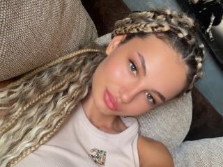 Broklyne Live Chat on XLoveCam