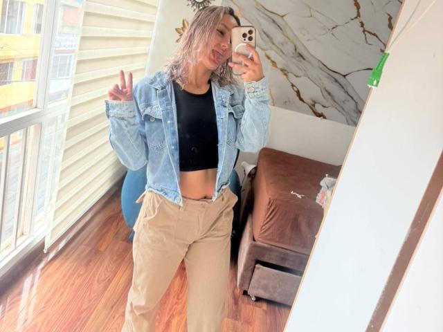 ElenaSaenz - Live Sex Cam - 30485600