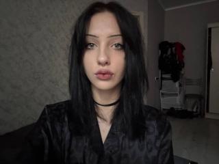 Live Chat with SimonneBrustkern on XLoveCam