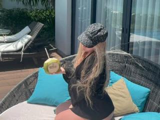 Live Chat with DelphiaCabos on XLoveCam