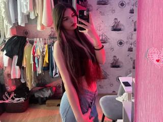 Live Chat with EleonoraMcaleese on XLoveCam