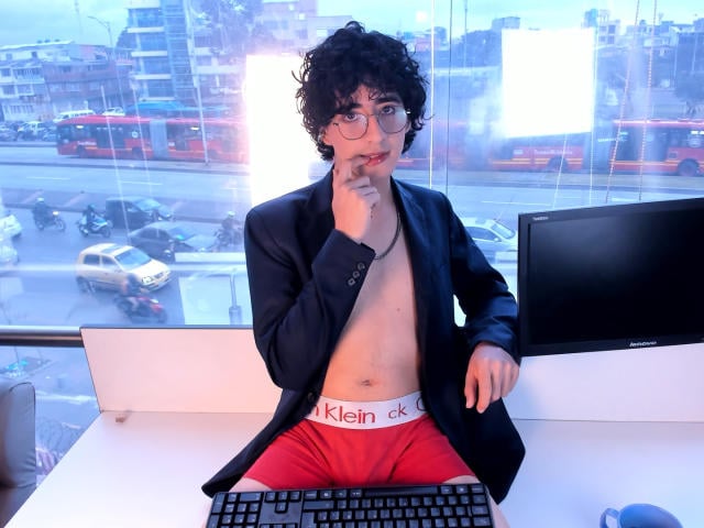 ElliotNoir - Live sex cam - 30503120
