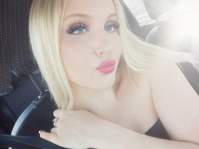 SimonaKorzep - Live porn &amp; sex cam - 30515885