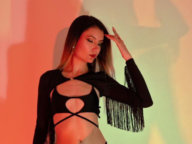 AlanisBlanc - Élő pornó és szexkamera - 30524309