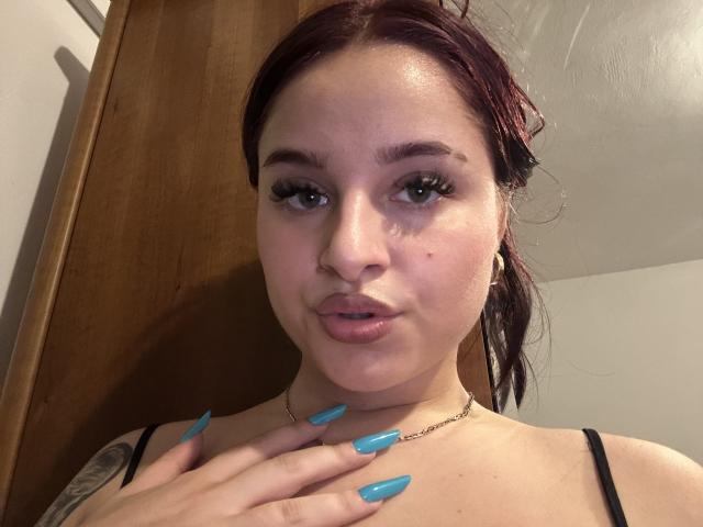 Luucie - Live Sex Cam - 30525794