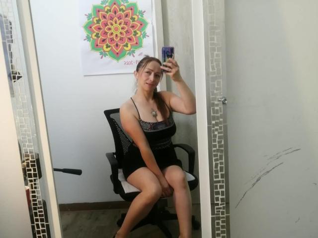 GianineLarose - Sexe cam en vivo - 30531626