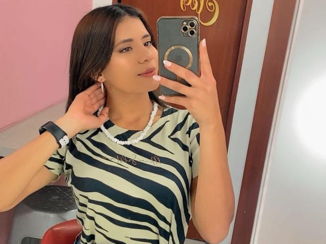 LucieMilner - Élő pornó és szexkamera - 30536690