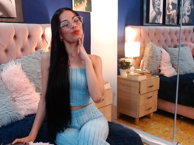 ZoeLux - Live sex cam - 30539372