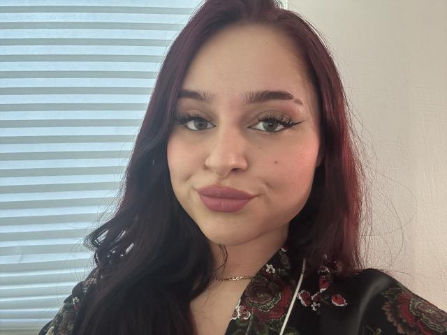 Luucie - Live Sex Cam - 30552998