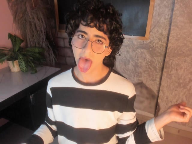 ElliotNoir - Live porn &amp; sex cam - 30556031