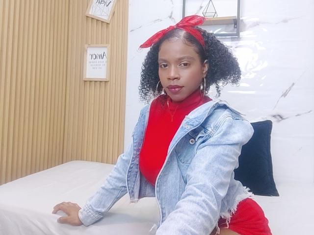 SarahiPusey - Live Sex Cam - 30556037