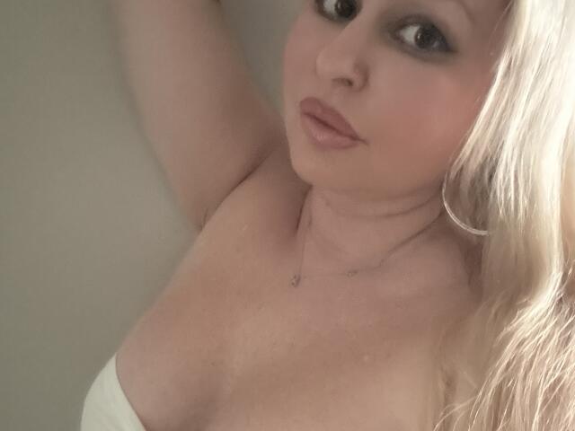 SeleneMoi - Live Sex Cam - 30558860