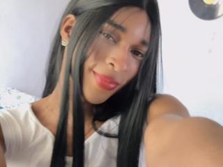 Sexy nude photo of IlovetsCutie