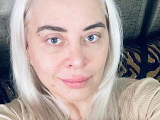 LiyaRose Live Chat on XLoveCam