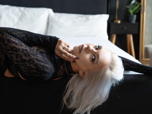 VelvetTanne - Live sex cam - 30573341