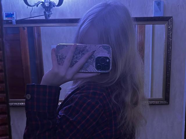 TiffaniMacandog - Live Sex Cam - 30574940