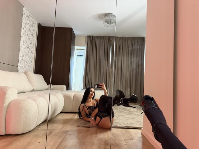 IliriaKara - Live sex cam - 30580826