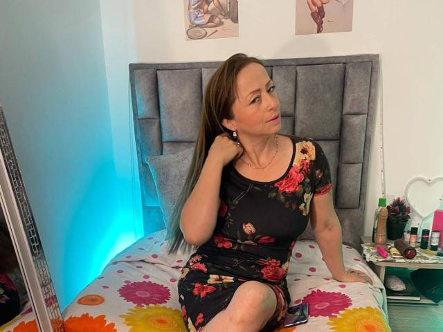 GianineLarose - Live sex cam - 30592250