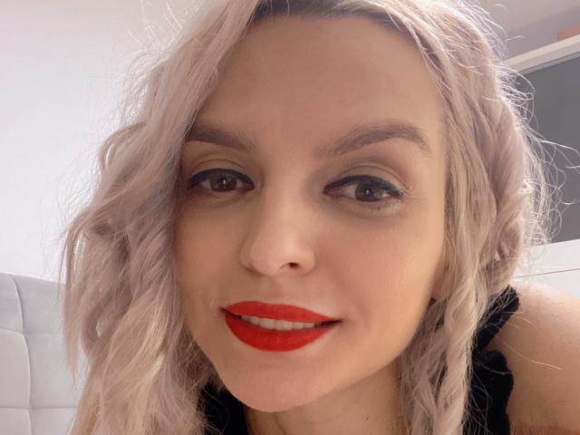DouceAmelia - Porno na żywo i seks kamera - 30595856