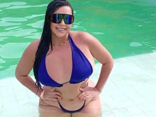 AlannaSloppy Live Chat on XLoveCam