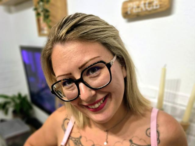AmandalaFrancaise - Live porn &amp; sex cam - 30605258