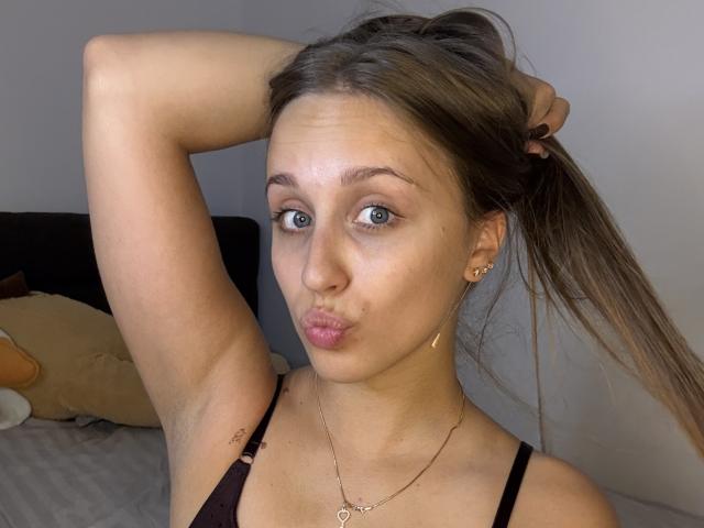 TrissyTerry - Live sex cam - 30607760