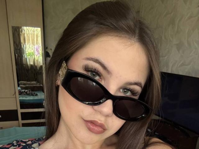 AlbertineWendelken - Live porn &amp; sex cam - 30629300