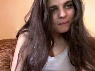 JinnyKretschman Live Chat on XLoveCam
