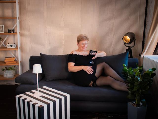 EmiliaGree - Live porn &amp; sex cam - 30637595