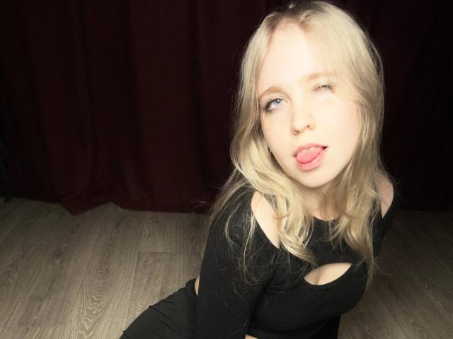 TiffaniMacandog - Sexe cam en vivo - 30646199
