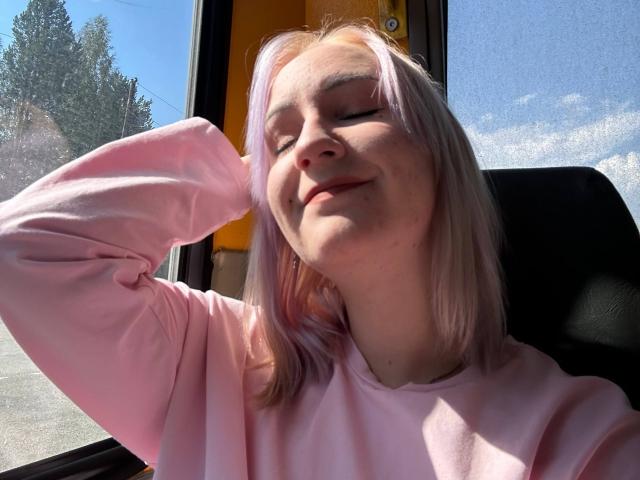 MacyGillyard - Live Sex Cam - 30648110