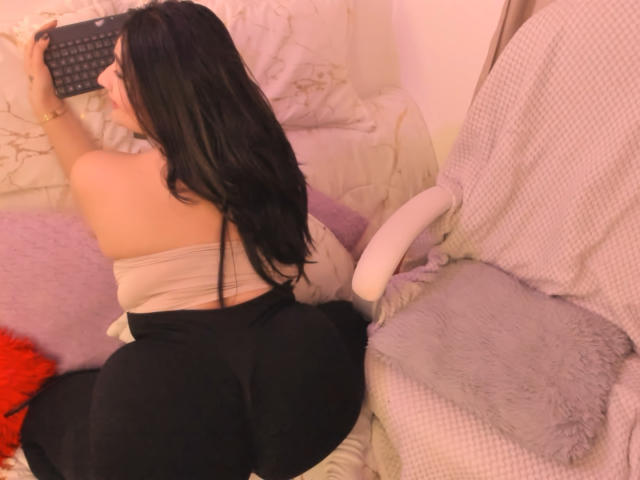 ElyRoss - Live porn &amp; sex cam - 30651233