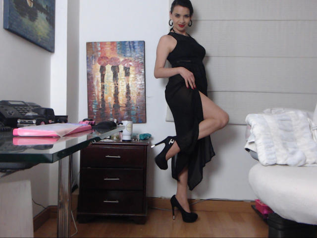 AfroditaRgenis - Live porn &amp; sex cam - 30651587