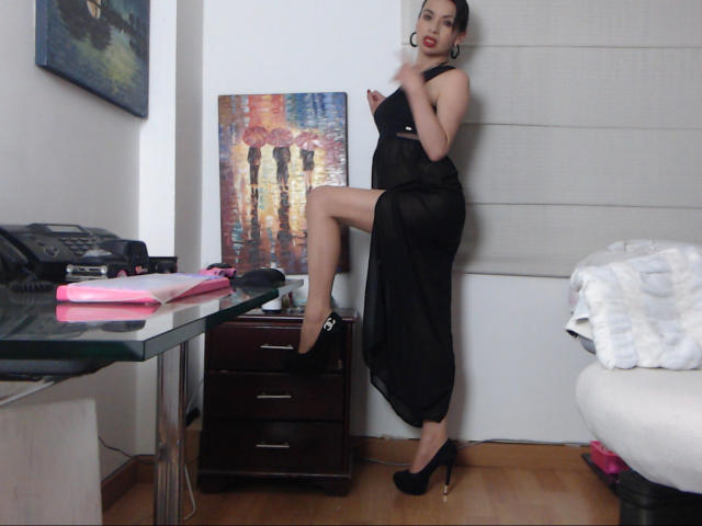 AfroditaRgenis - Live porn &amp; sex cam - 30651593