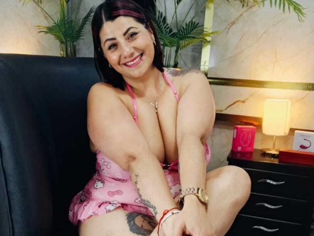 AngeleRouxo - Live Sex Cam - 30652565