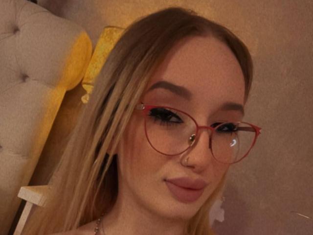 EmmaNaughtines - Live porn &amp; sex cam - 30656159