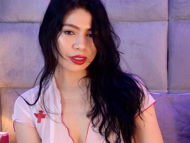 LindaMancini - Élő pornó és szexkamera - 30663362