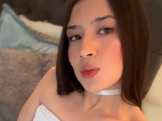 EmmaLombardi - Live Sex Cam - 30663455