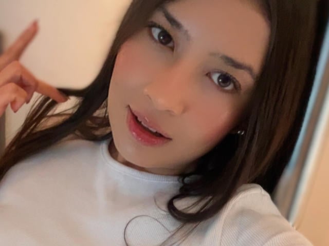 EmmaLombardi - Live Sex Cam - 30663461