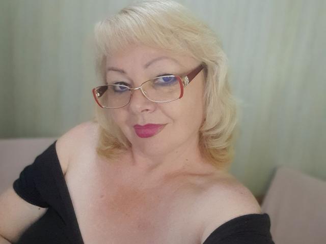 EvelynLoveShy - Live porn &amp; sex cam - 30663887