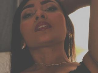 AmeliRoux Live Chat on XLoveCam
