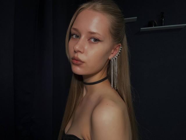 LillianaWhang - Porno na żywo i seks kamera - 30666461
