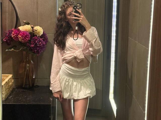 OneEvaXi - Live sex cam - 30669548